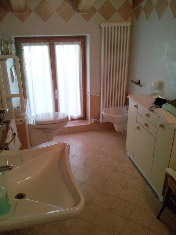 La Cort Di Nonna Rosa Bed & Breakfast Mori Rom bilde